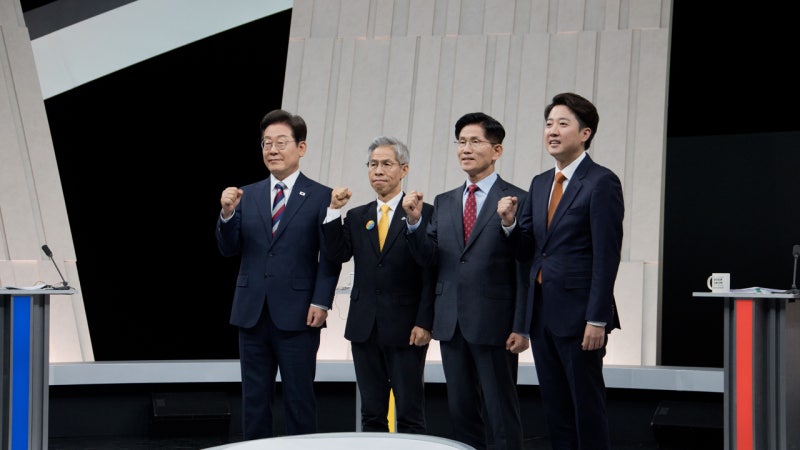 <b>대선 후보</b> 마지막 TV 토론, '<b>네거티브</b> 공방' 난타전