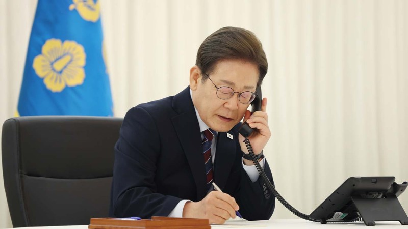 이 대통령, G7 정상회의 초청받아 참석...다자 정상<b>외교</b> 데뷔