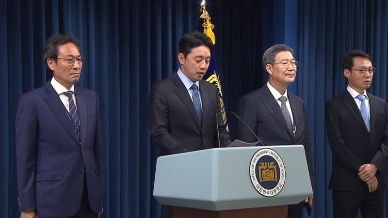 이 대통령, 정무<b>수석</b> 우상호 임명...<b>민정수석</b> <b>오광수</b>