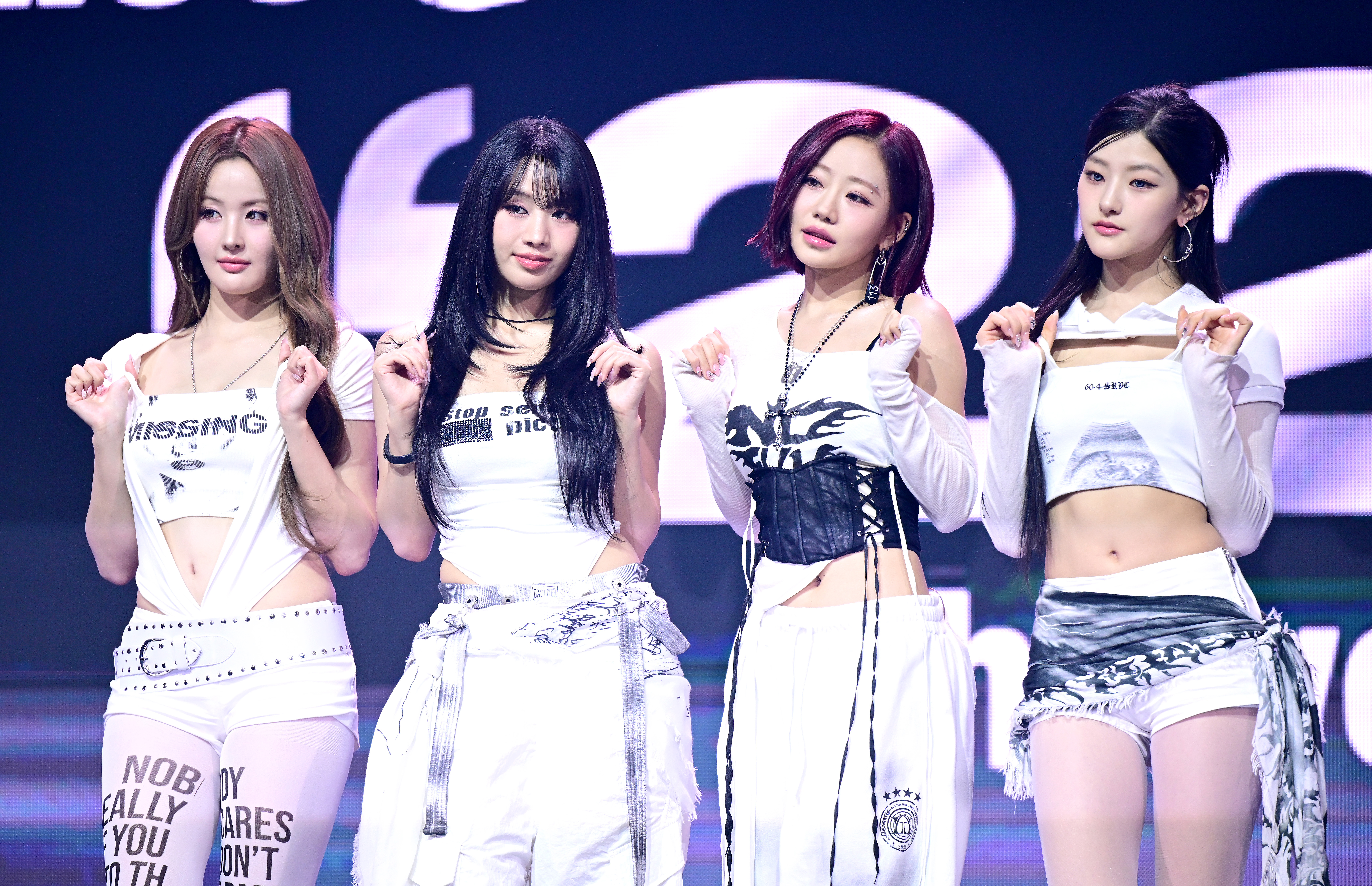 [Y현장] "차트 1~3위 목표"…R&B 힙합 택한 <b>키스오브라이프</b>, '스티키' 넘...