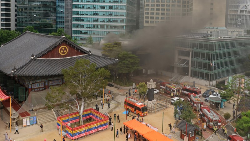 [속보] <b>조계사</b> 국제회의장 <b>화재</b>...1시간 40여 분만에 완진
