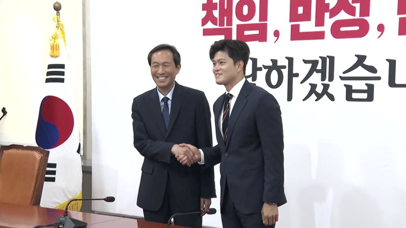 <b>김용태</b> "법 위 권력 오래 못 가"...<b>우상호</b> "여과 없이 전달"