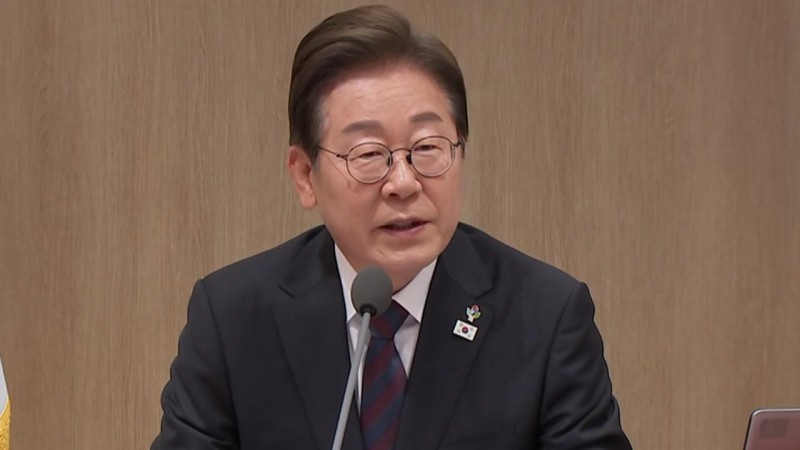 이 대통령, '<b>실용 외교</b>' 첫발...미·중 균형 잡기 숙제