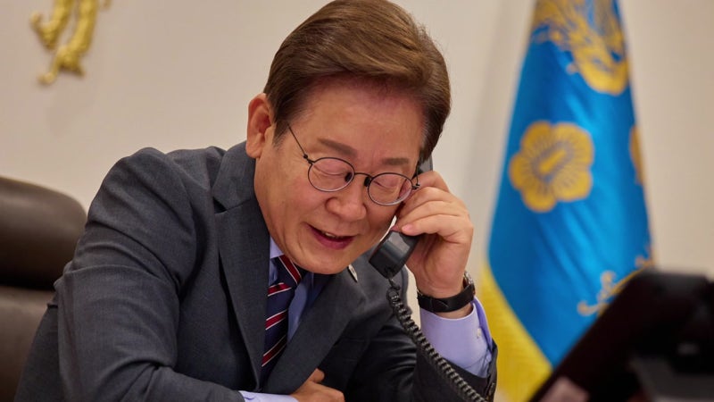 이재명 <b>대통령</b>, <b>특검 추천 의뢰</b>...베트남 주석과도 통화