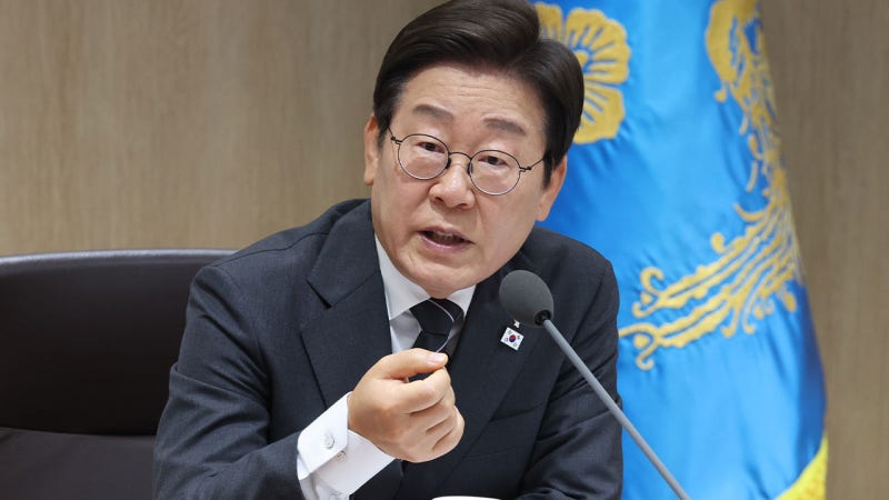 이 대통령, <b>통일부</b> <b>차관</b> 김남중 임명...<b>행안부 차관</b>에 <b>김민재</b>