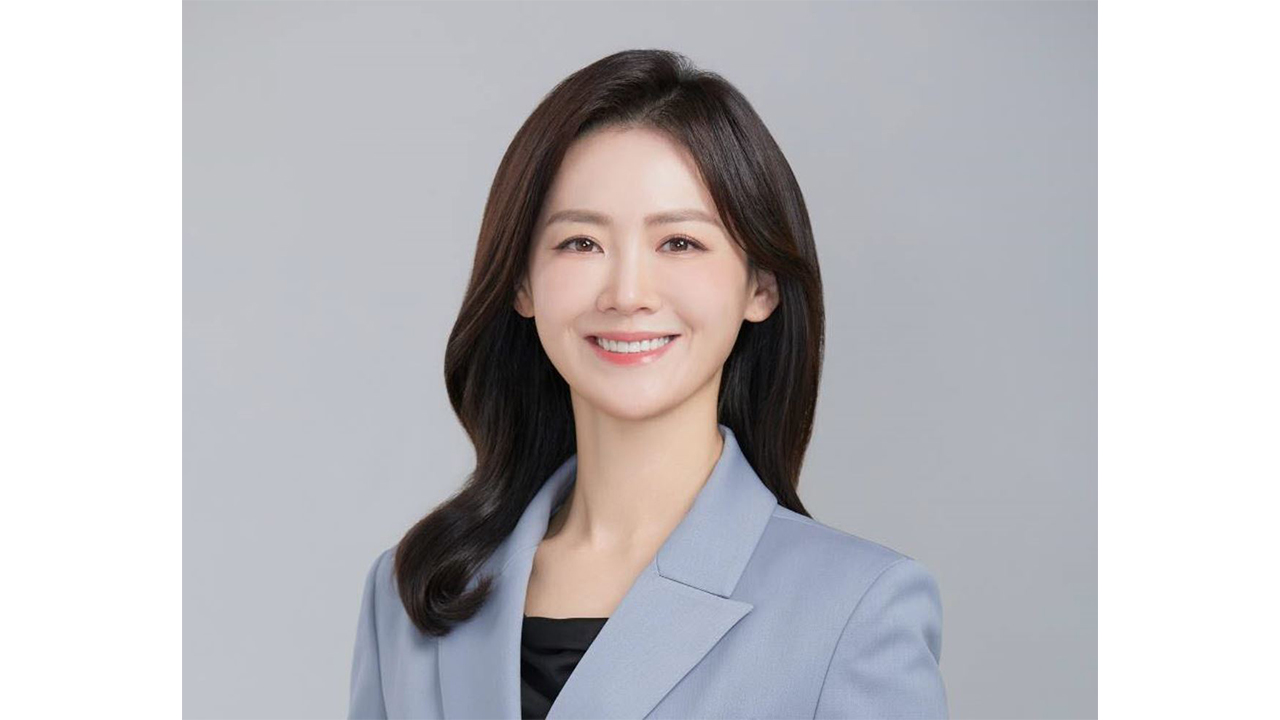 <b>이수경</b> 빙상연맹<b>회장</b>, 동계올림픽 <b>선수단장</b> 예정...여성 최초