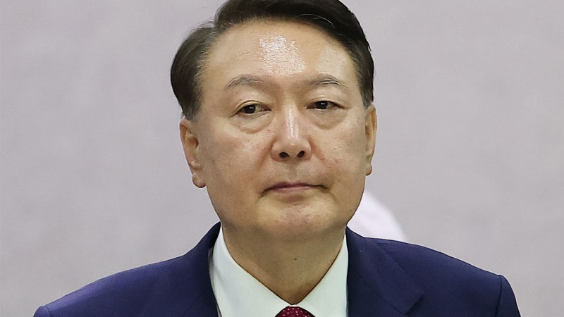 내란 특검, <b>윤석열</b> 전 대통령 <b>구속영장</b> 청구