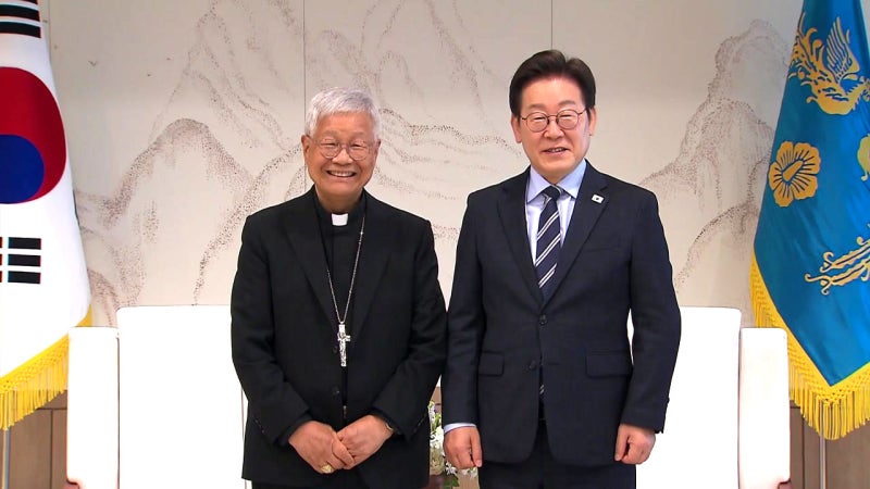 [현장영상+] <b>유흥식 추기경</b> "이 <b>대통령</b> 로마 초청 요청했더니 교황 긍정...