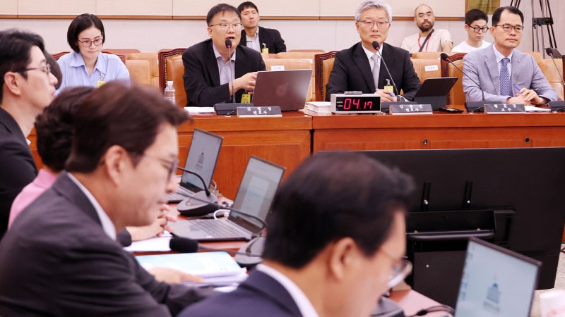 <b>검찰개혁</b> 공청회..."권력 하수인" vs "국민이 피해"