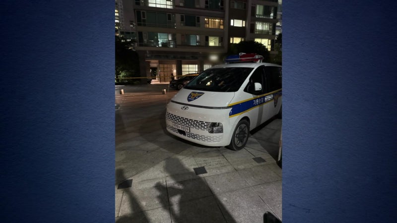 인천 <b>송도 아파트</b>서 '<b>총기 사고</b>'..."용의자 도주"