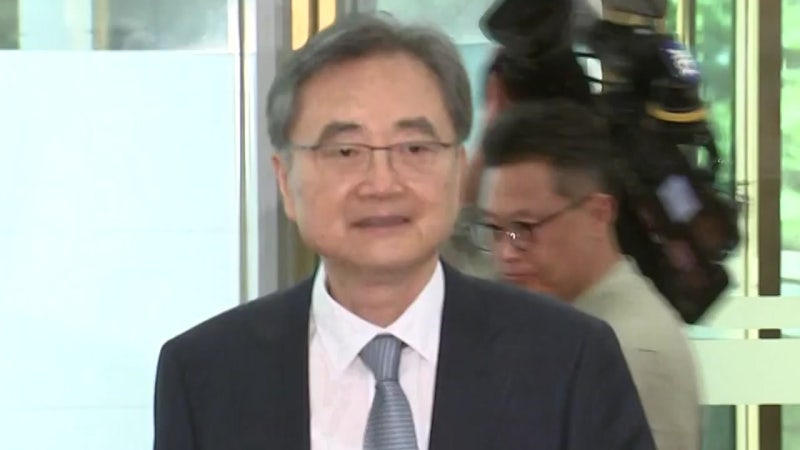 <b>조현</b> <b>외교장관</b>, 이와야 외무상과 첫 <b>한일</b> <b>장관회담</b>
