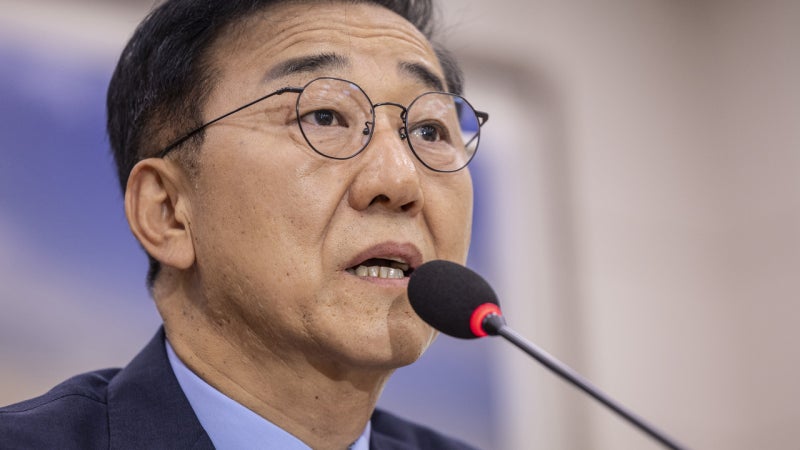 [속보] 국토교통부 <b>김윤덕 장관</b> 후보자 인사<b>청문</b> 경과<b>보고서 채택</b>