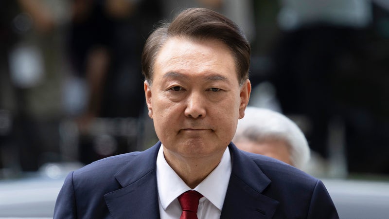 [속보] 법원, <b>김건희 특검</b>이 청구한 윤 <b>체포영장</b> 발부