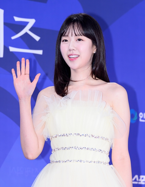 <b>지예은</b>, 건강 문제로 <b>활동 중단</b>…"회복 전념"
