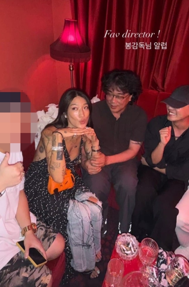 <b>유아인</b>, <b>봉준호</b> 감독 만났다…2개월 만에 근황 눈길