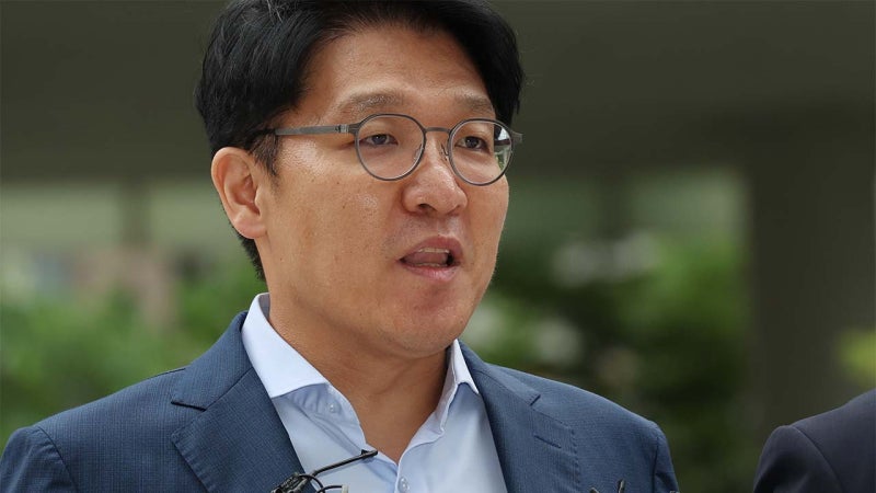 '공천개입' <b>김상민</b> <b>특검</b> 출석...한덕수 오후 소환