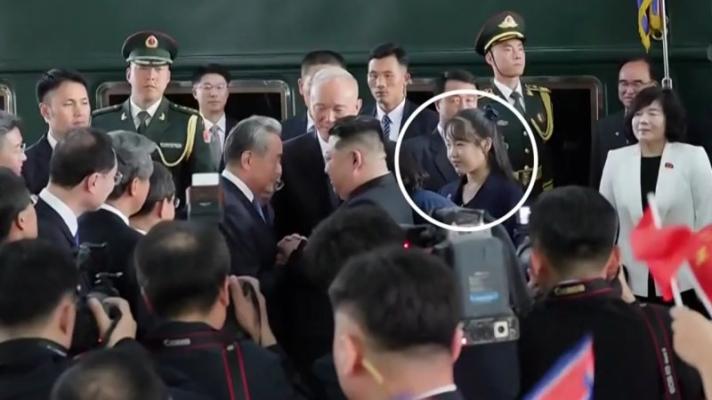 "딸 주애, 유력 후계자 입지 다져...<b>김정은 건강</b> 이상 없어"