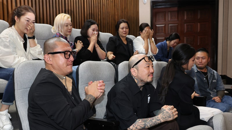 <b>문신</b>사법 국회 통과...<b>비의료인</b> 시술 33년 만에 <b>합법화</b>