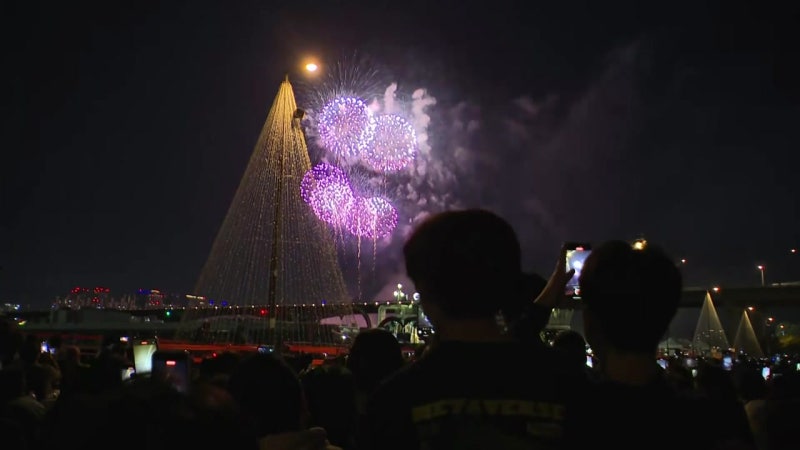오늘 <b>불꽃축제</b>에 100만 인파...집회까지 주말 교통 '비상'