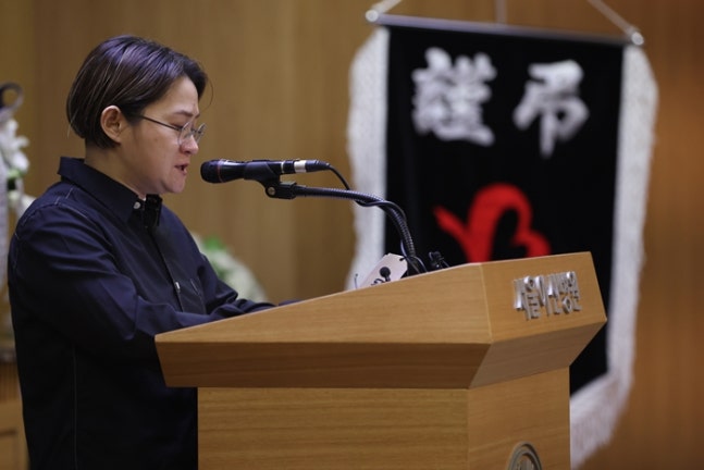 <b>김신영</b>, 고 <b>전유성</b> 보낸 후 DJ 복귀 "여러분 덕분에 제자된 도리 다 했다...