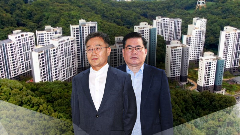 '<b>대장동</b> 비리' 유동규·김만배, 1심 징역 8년...법정구속