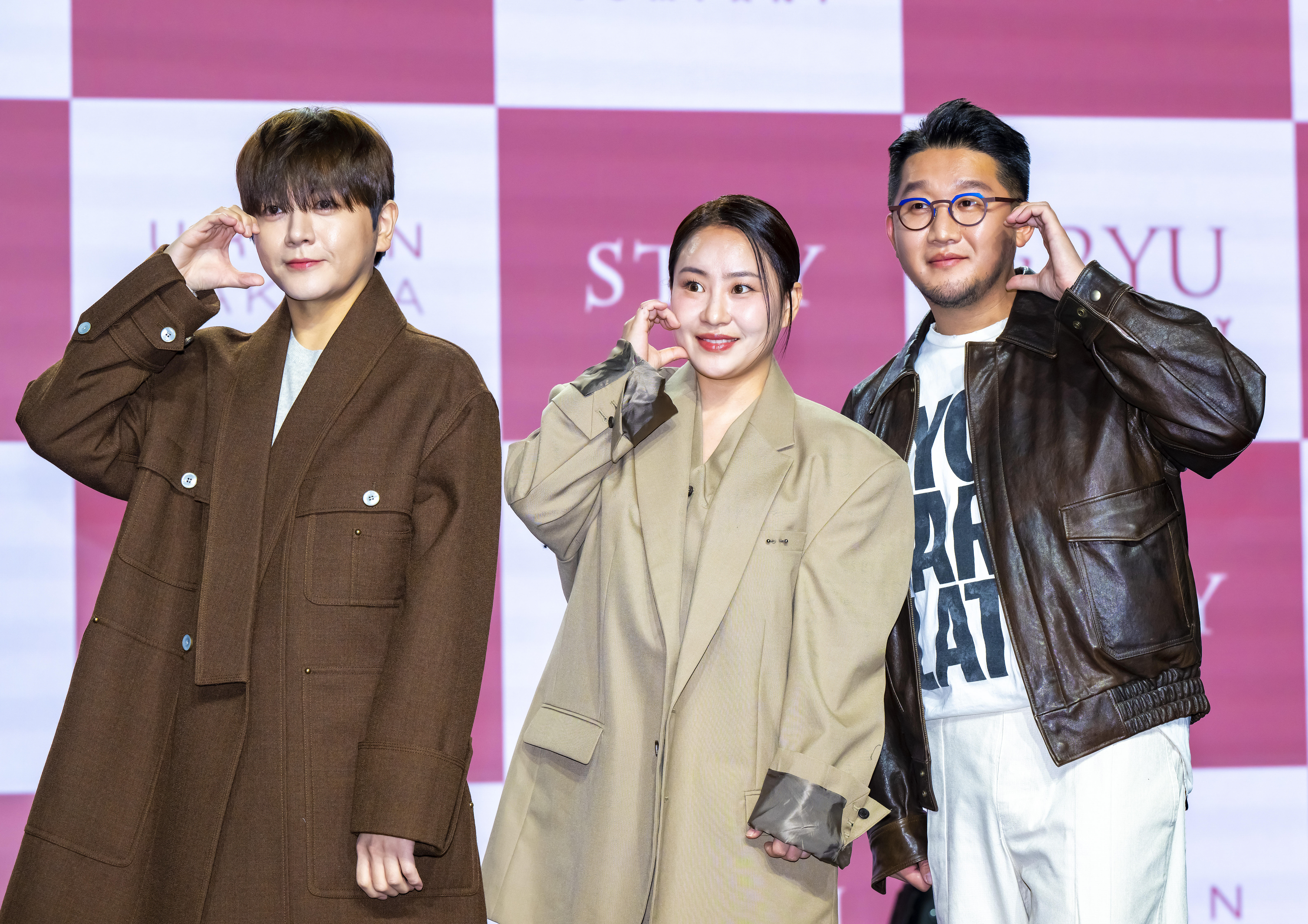 [Y현장] 완전체로 모인 <b>어반자카파</b> "이번 앨범의 <b>뮤즈</b>는 <b>수지</b>" (종합)