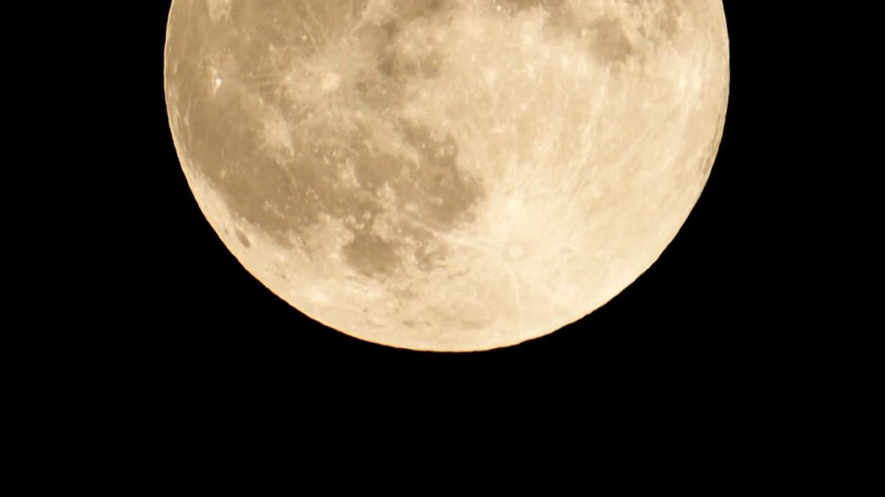 오늘 밤 6년 만의 슈퍼문! 밤 10시 19분 가장 둥글고 밝다