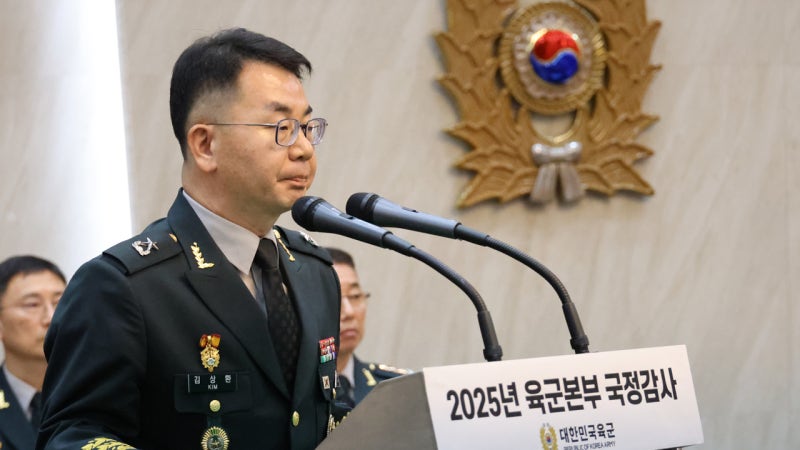 김 총리, '<b>계엄버스</b>' 육군 법무실장 <b>징계 취소</b> 지시..."엄정 재검토"