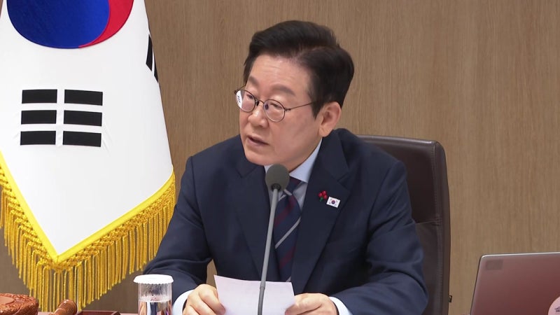 이 대통령 "<b>군사 쿠데타</b>, 나치 전범 처리하듯 형사 처벌"