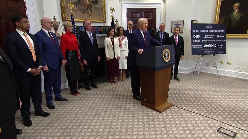 트럼프, 약값 칼 빼들었더니 글로벌 제약사들 줄줄이 약값 인하
