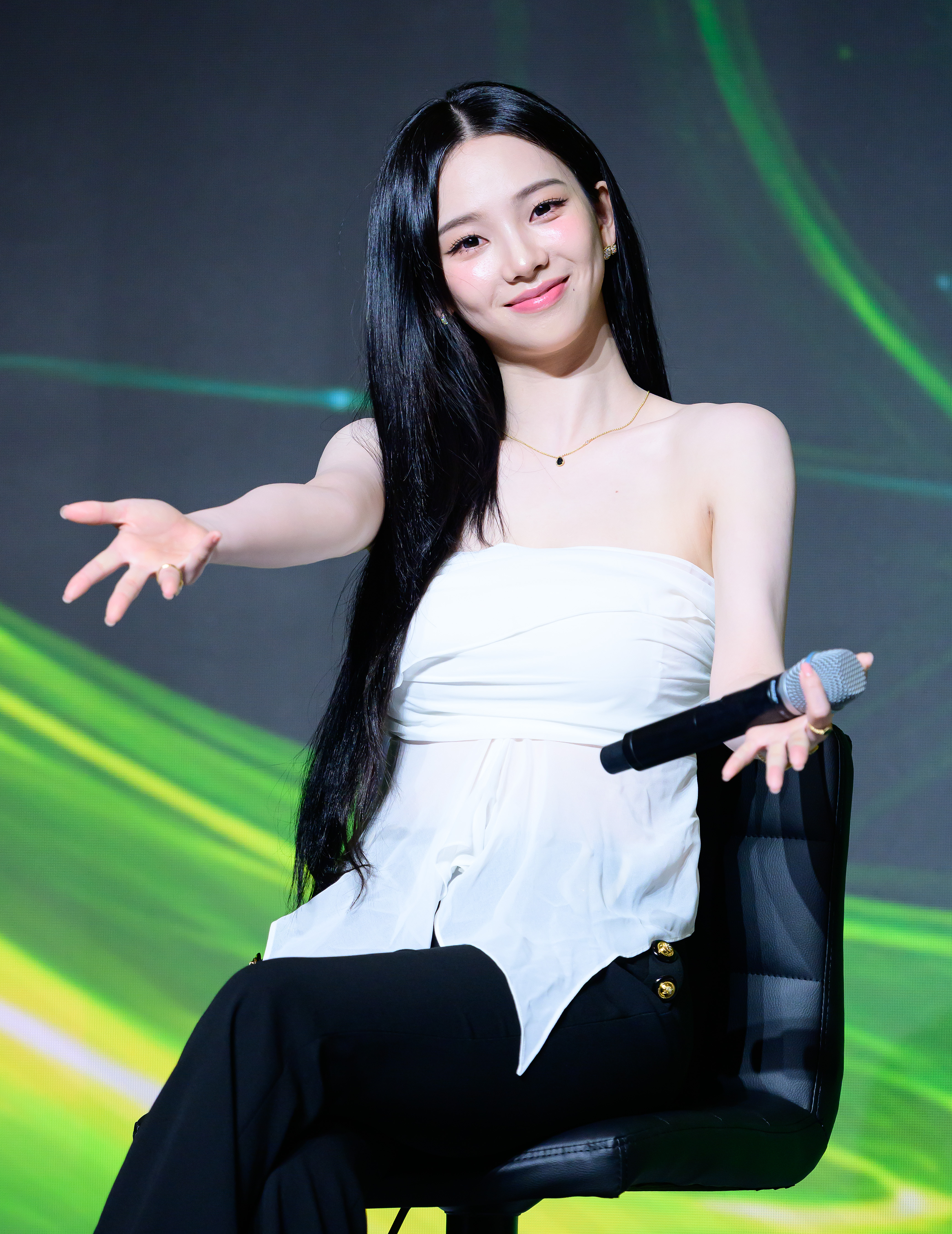 [Y피플] 에스파 카리나, SMCU 세계관 일타강사 등극…헷갈릴 땐 카리나 ...