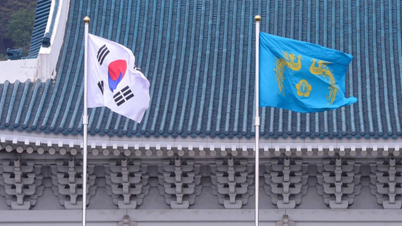 [속보] 청와대, 지지율 하락에 "엄중하게 받아들여...세심히 살필 것"