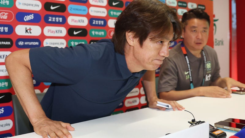 홍명보 불명예 자진 사퇴...한국 축구 <b>랭킹</b> 추락