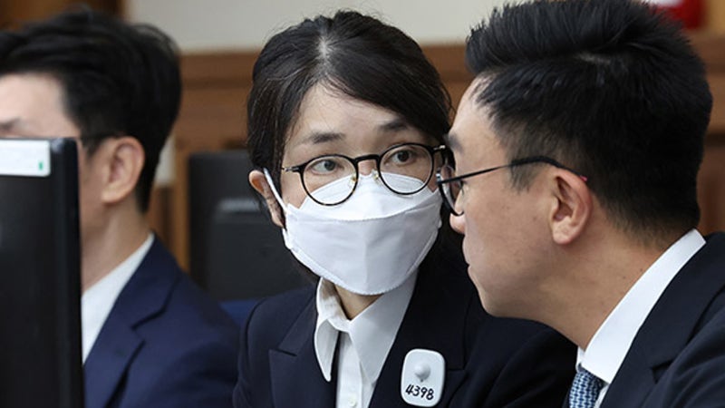 [속보] <b>김건희</b> 내일 대법원 <b>선고</b> 연기..."전원합의체 회부"