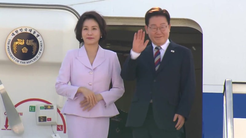 이 <b>대통령</b>, 순방 일정 마치고 <b>귀국길</b>...내일부터 부처 업무보고