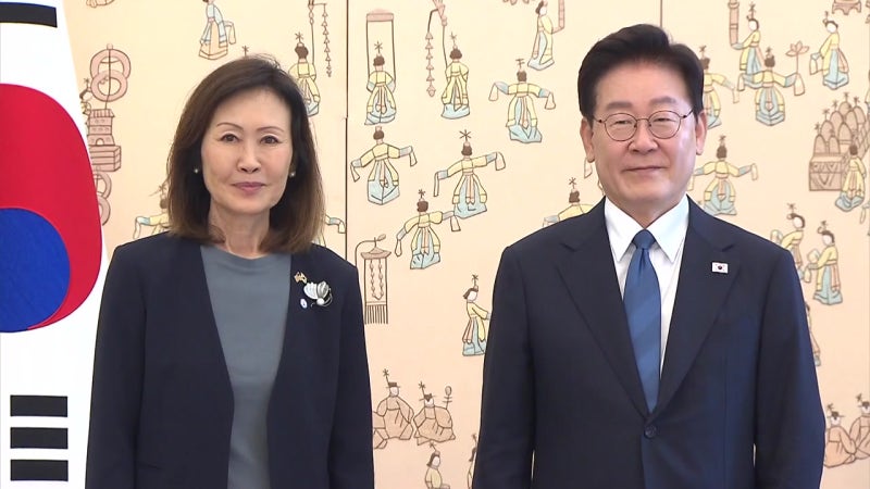 <b>이 대통령</b>, <b>스틸</b> 대사 첫 <b>대면</b>..."한미동맹 가교 기대"