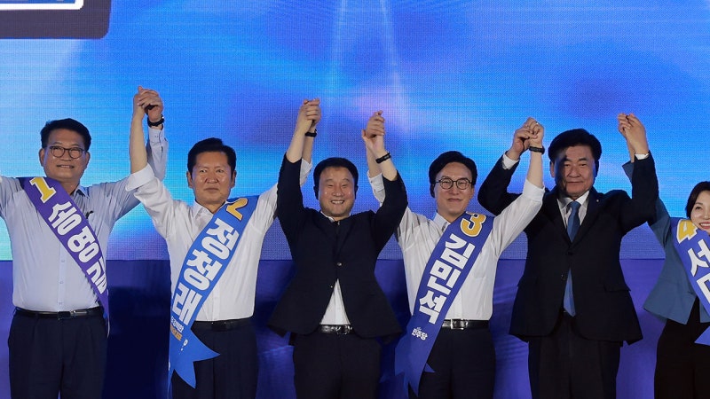 <b>최고위원</b> 선거 혼전...친명, 표분산 우려에 전격 사퇴