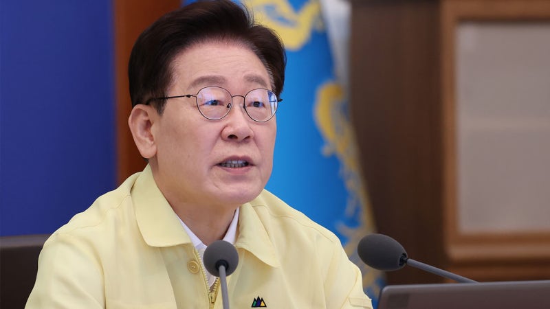 [속보] <b>이 대통령</b>, 오는 20일 청와대서 왕이 외교부장 <b>접견</b>