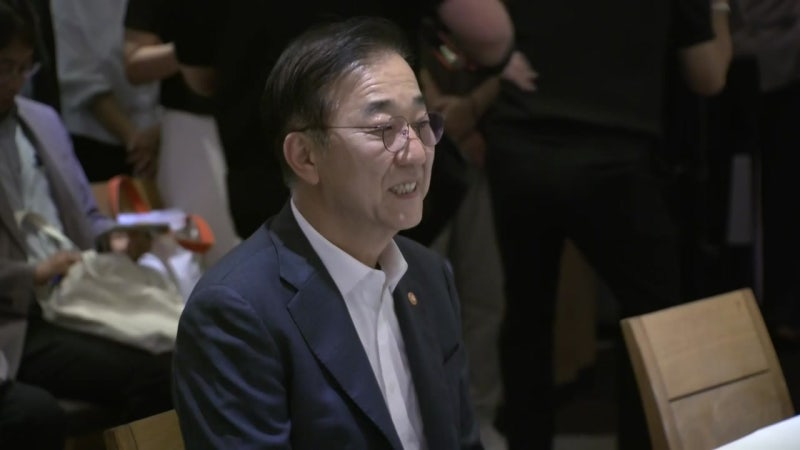 <b>김윤덕</b> "오세훈과 용산공원 입장 차 확인...다음 주 만나"