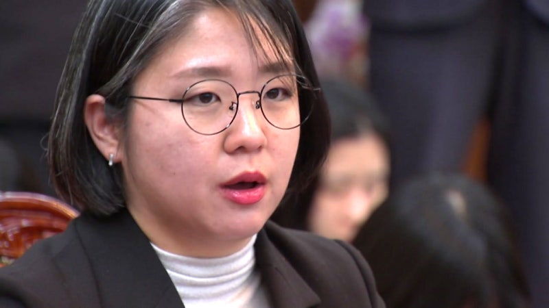 <b>용혜인</b> "<b>장관</b> 돼도 의원직 유지"...범여권도 비판