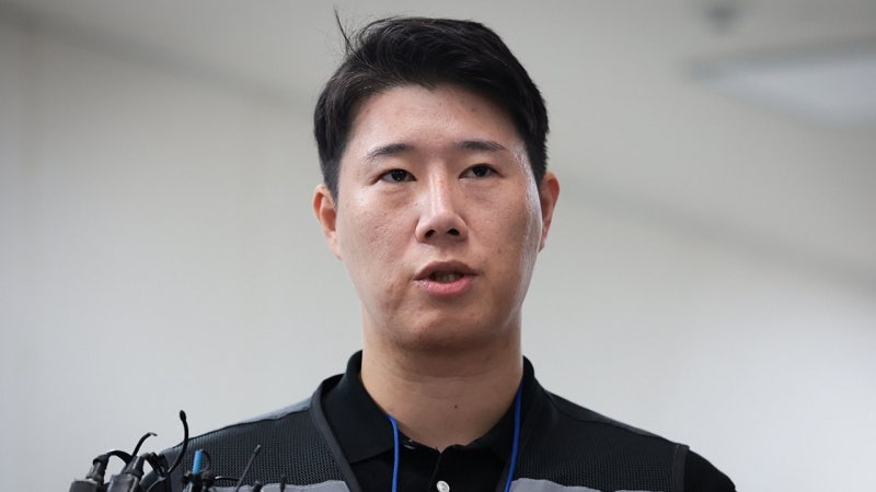 <b>삼전노조 조끼</b> 업체가 <b>노조</b>위원장 장인회사..."부당이익 없다" 반박