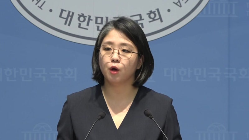 <b>용혜인</b> '<b>정면돌파</b>' 선언...'김승원 공방' 격화