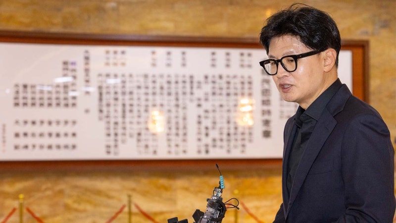 총리실 '한동훈 기자회견 개입' 논란..."송구"·"파면해야"