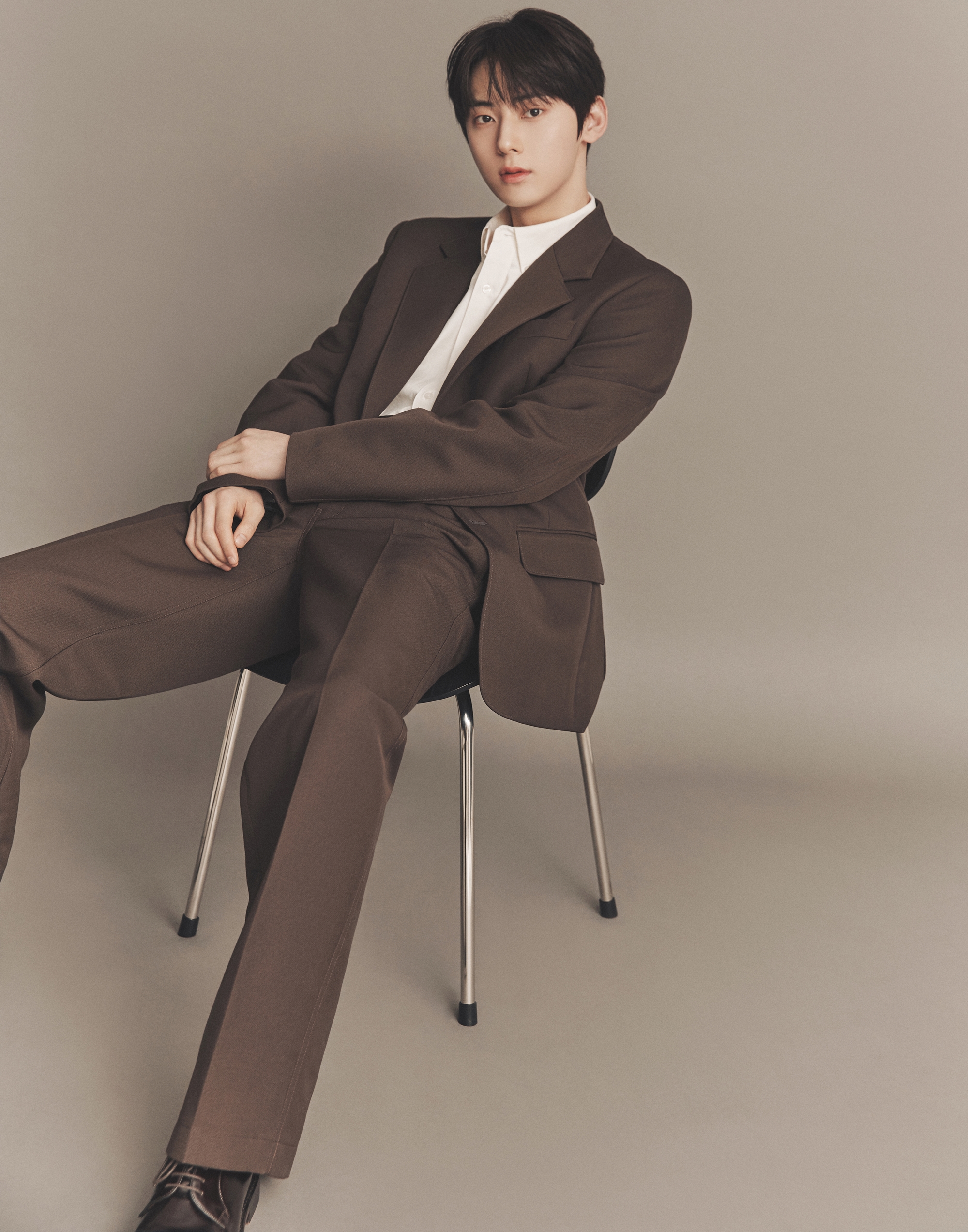 [단독] 황민현, '<b>이섭의 연애</b>' 주인공 캐스팅…엘리트 재벌 3세 변신