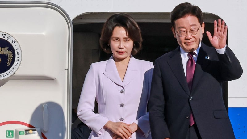 <b>이 대통령</b>, <b>멕시코 도착</b>...16년 만에 '국빈 방문'
