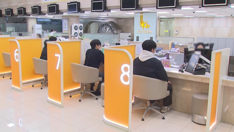 '절세 혜택' <b>ISA</b>, 천만 명 돌파...성인 4명 중 1명꼴