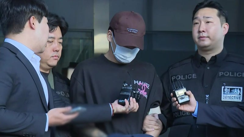 '<b>장모 살해</b>' <b>김성우</b> 공소청 구속 송치...보복 살인 혐의 적용
