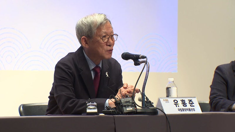 '소장품 <b>셀프 출품</b>' <b>유홍준</b> 결국 사의 표명..."전적으로 내 책임"