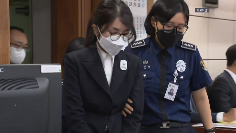 대법원, <b>김건희</b> 추가 <b>구속</b>영장 발부...<b>구속 기간 연장</b>