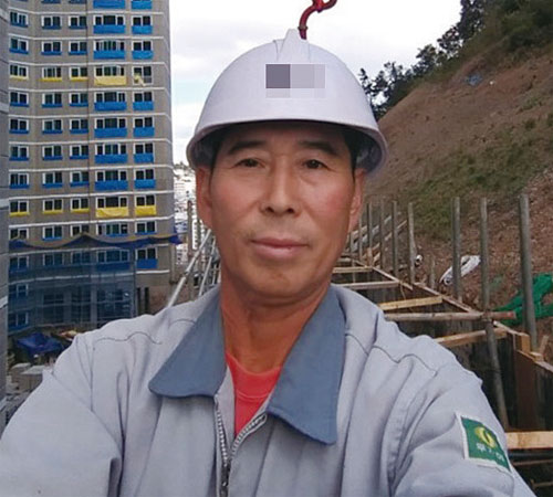 고 정순규씨가 가족들을 안심시키기 위해 “항상 안전하게 일하고 있다”며 보냈던 셀카 사진.photo 정석채